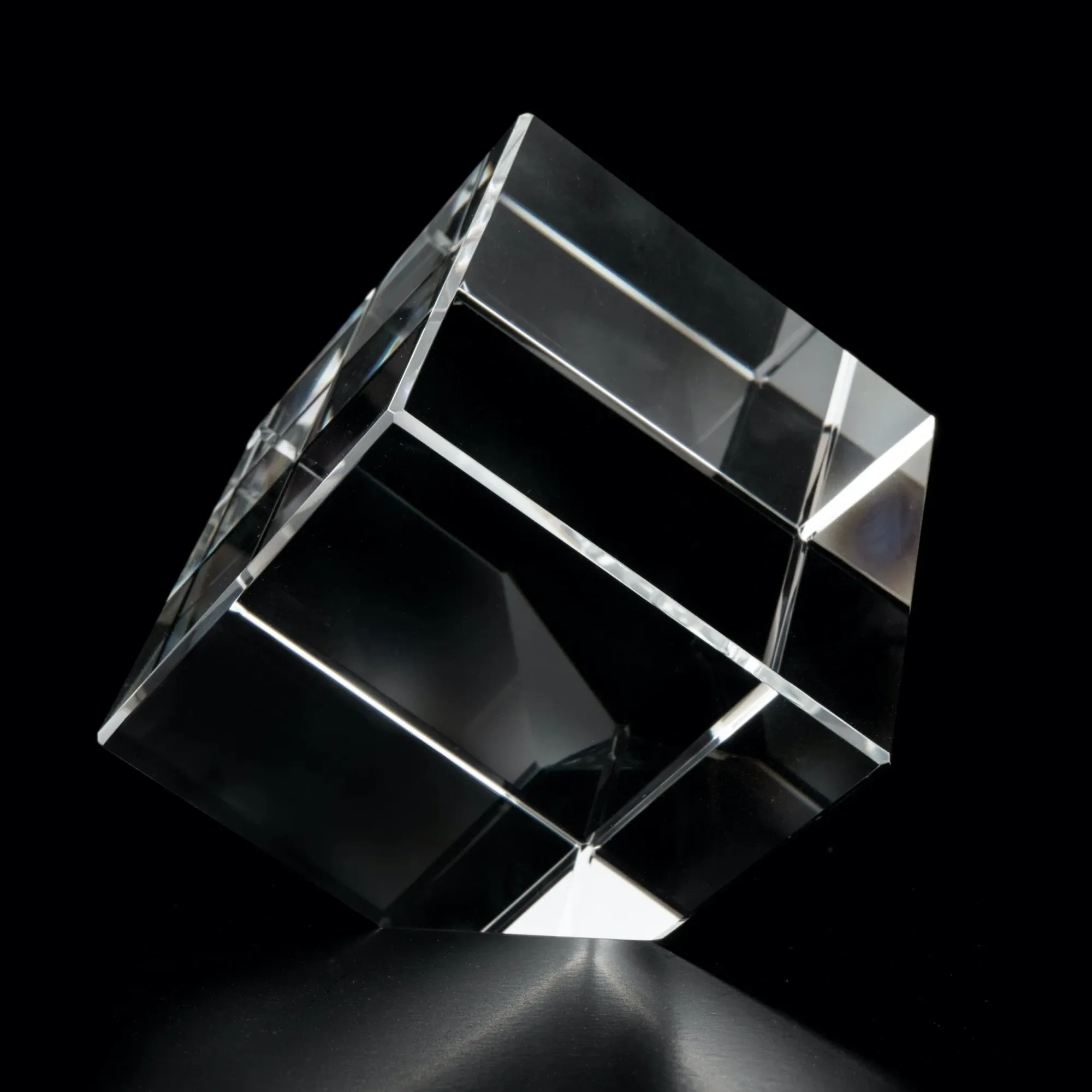 Amira Cut Corner Cube view 4