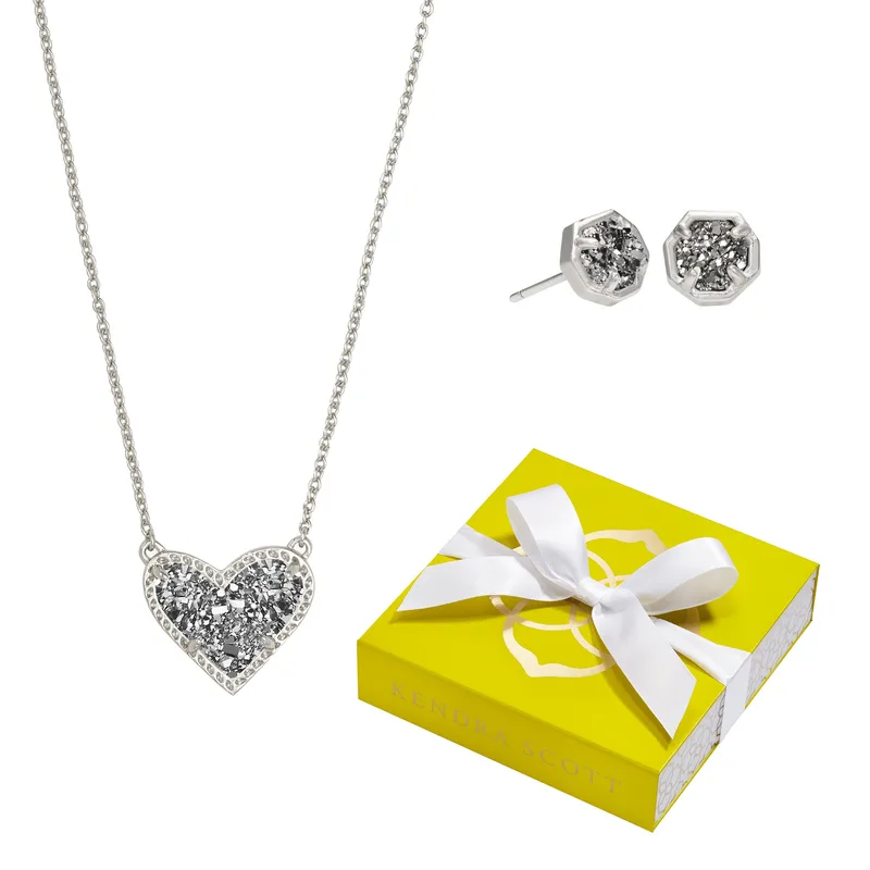 Kendra Scott Ari Heart Necklace Nola Earring Gift Set