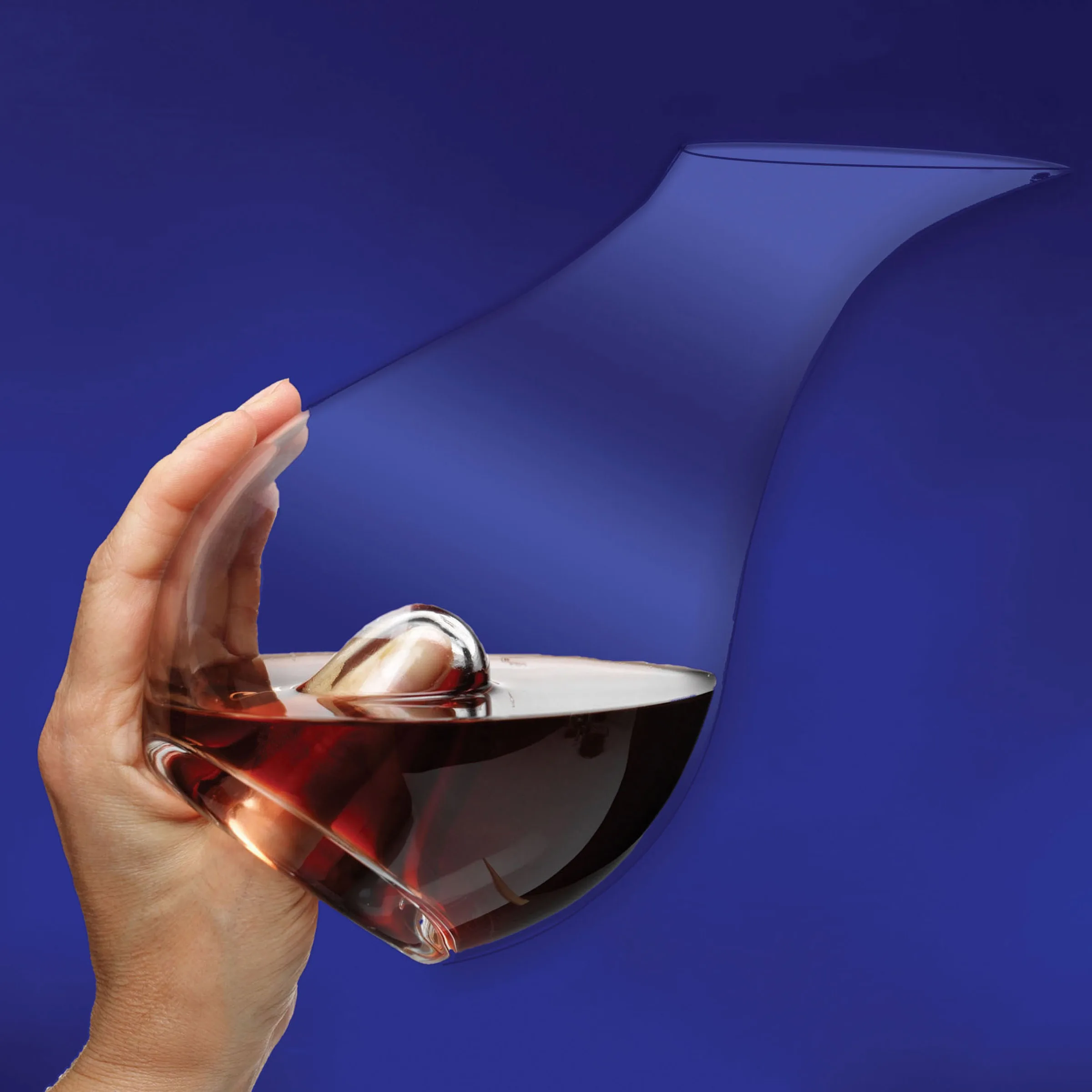 8800-Essence Wine Decanter Thumb